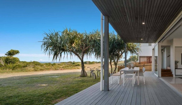 The Dune House- Absolute Beachfront Escape