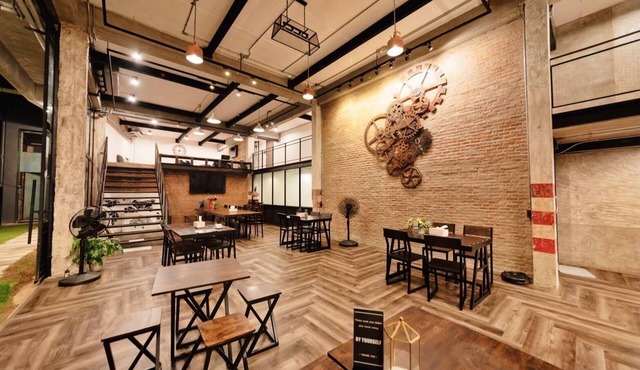 The Entaneer Poshtel - Hostel