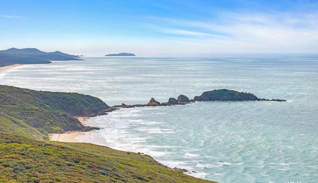The Five Rocks Beach Bungalow -Your Off-Grid Coastal Escape – 4x4 Access Only