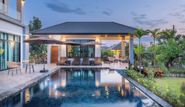 The garden pool villa resort at doisaket
