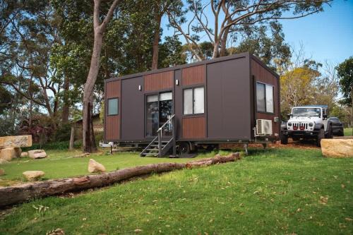 The Lorikeet Tiny Home with Stunning Views