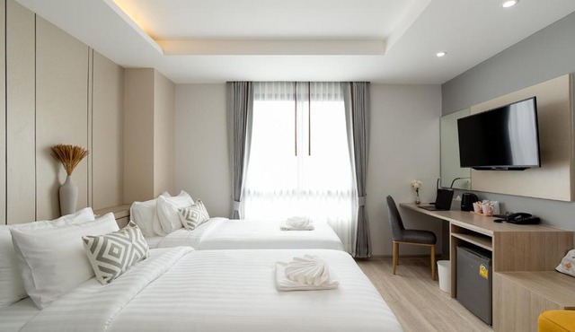 The Riski Hotel at Bangphlat Station SHA