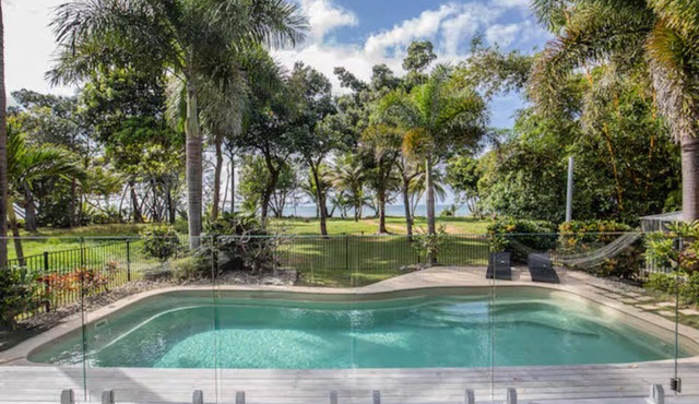 The Sandpit - Absolute Beachfront Escape