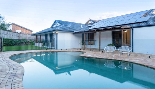The Shailer Escape - Luxury Home with Private Pool