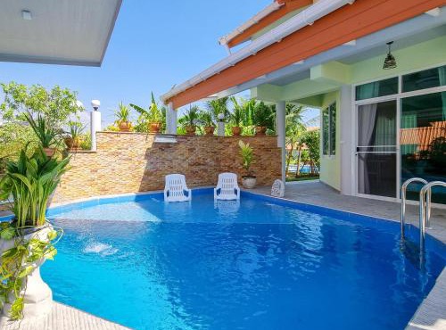 Tina's Living Paradise - Guesthouses with private pool, 5 min to beach