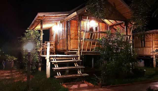 Tonmai Suites
