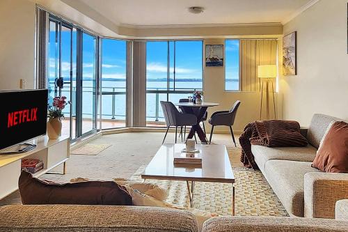 Toukley Waterfront Apartment with Balcony - Outdoor Pool - Secure Parking - Wi-Fi - By HappyHosts