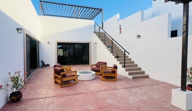 Tranquil 3-bedroom house in El Centenario with WiFi