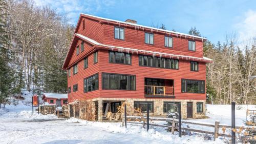Tranquil New England Home off of Mountain Rd