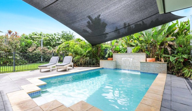 Tranquil Palm Cove Retreat with Heated Pool, Lush Gardens & Steps to the Beach