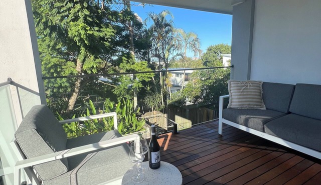 Tugun Salty Breeze - 550m from beach, pet friendly!