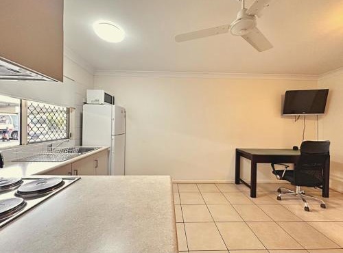 Unit 3 37 St Francis Dr Neat 1BR - AC & Parking
