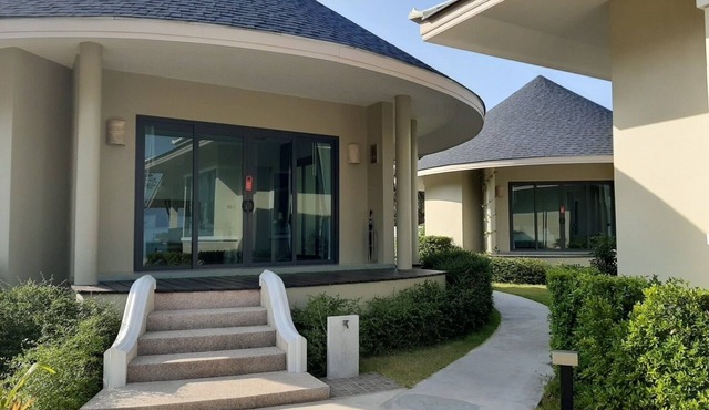 Unwind in Peaceful Khanom: Comfortable Stays, Tasty Thai Cuisine