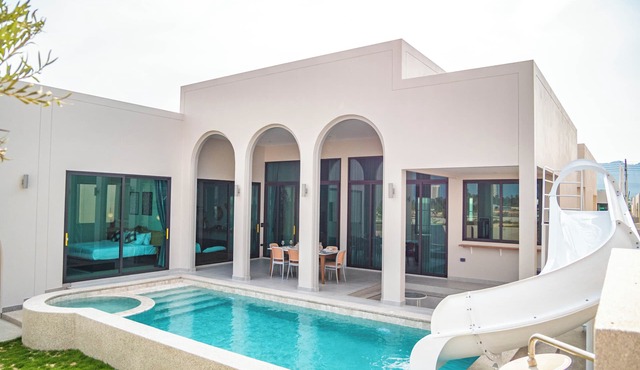 Very new charming 3-bedroom villa with AC, WiFi in lovely Phetchaburi
