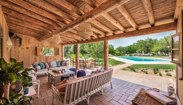 Villa Almancil Retreat