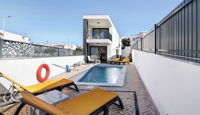 Villa "Alto da Colina 2" with Sea View, Private Pool & Wi-Fi