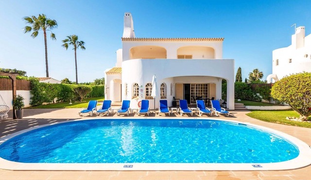 Villa Baltin - Four Bedroom Villa, Sleeps 8