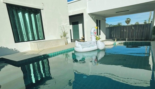 Villa Blanc Cha-Am, Private Pool Near Bangkok, 500m to Beach