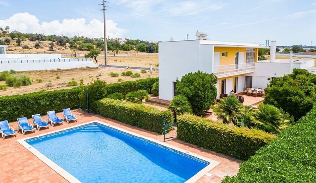 Villa Caixinha 2 - Modern villa - By Salgados beach, shops, bars, and restaurant
