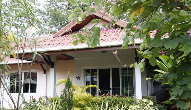 Villa Chao Koh L3. Surrounded by greenery and tropical gardens, near the sea.