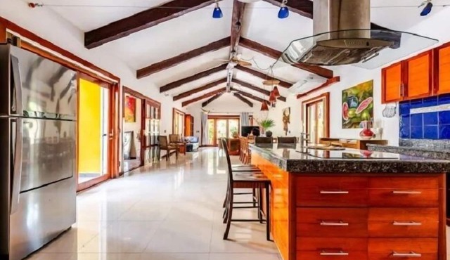 Villa con Piscina y Acceso a Laguna Yalkú, Akumal