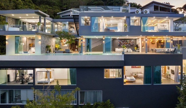 Villa Moonstar 6 bedroom Luxury with Breathtaking Seaviews