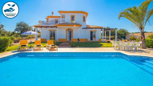 Villa Muriwai - Elegante moradia com BBQ e piscina aquecível - Armação de Pêra