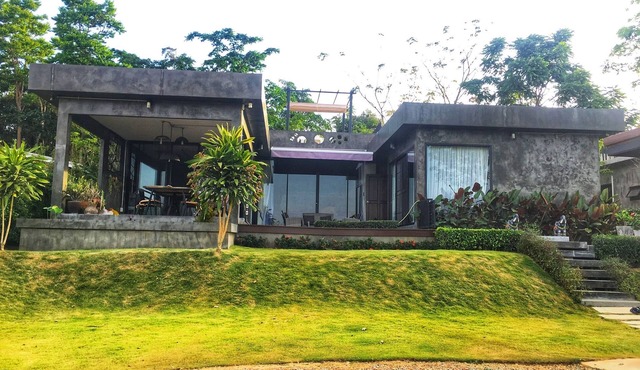Villa private good zone