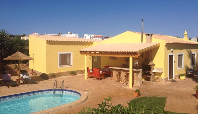 VILLA/PRIVATE HEATED POOL; BBC; WI-FI; SAT:/CABLE TV; AirCon;GARDENS; PARKING.