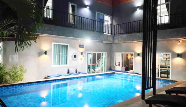 Villa Rajapruek Entire 3 villas 7 bedrooms near airport