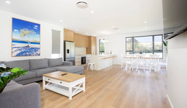 Villa Relax - Pet Friendly - 5 Mins to Beach