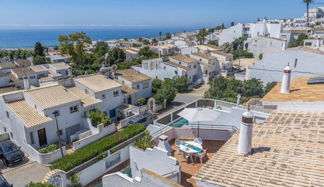 Villa Tres Irmaos by Villa Plus