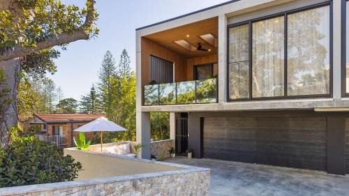 Villa Verda - Luxe Yamba Escape with Plunge Pool & Private Sauna - Holiday Yamba