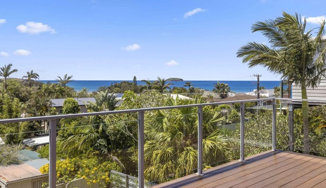 Walk to Beach, Views, Large Outdoor Fire pit, Pet-Friendly