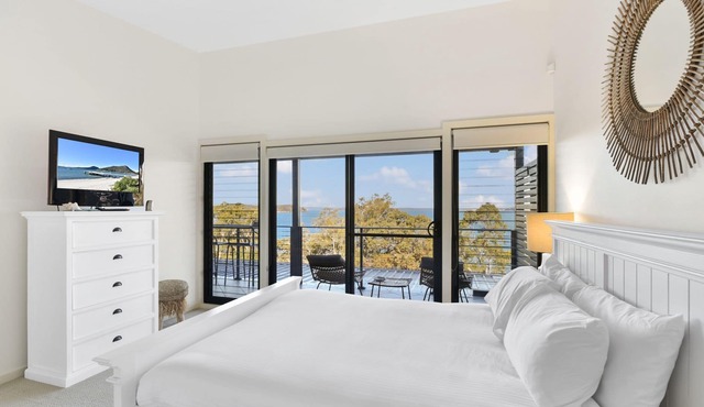 Wangi Beach Rd with views