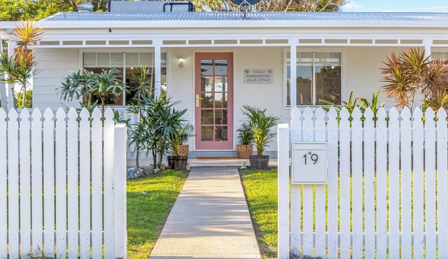 Welcome to Farnborough Beach Cottage!