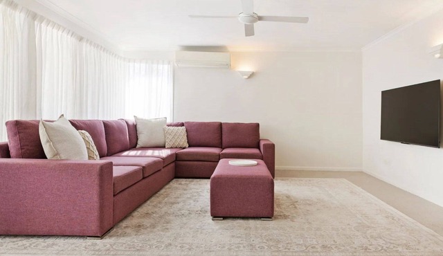 Welcome to the upmarket, glamorous, Esplanade Ease.