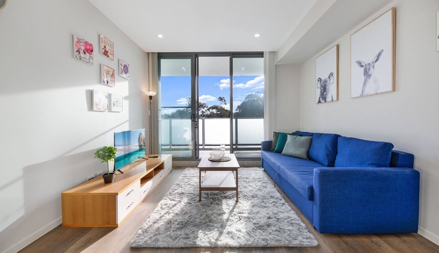Wentworthville 2 Bedrooms 2 Bathrooms with Free Parking by KozyGuru