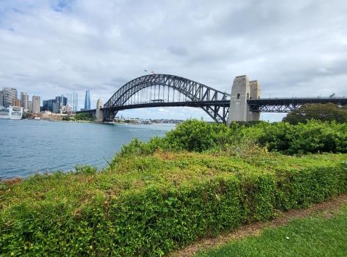 Why Stay in a Hotel When You Can Stay in Our 3 Bedroom Home and Short Work to Sydney CBD