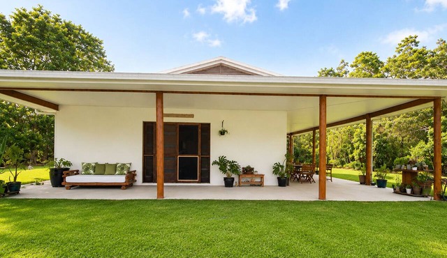 Wonga tropical house - remote paradise/family and pet friendly!
