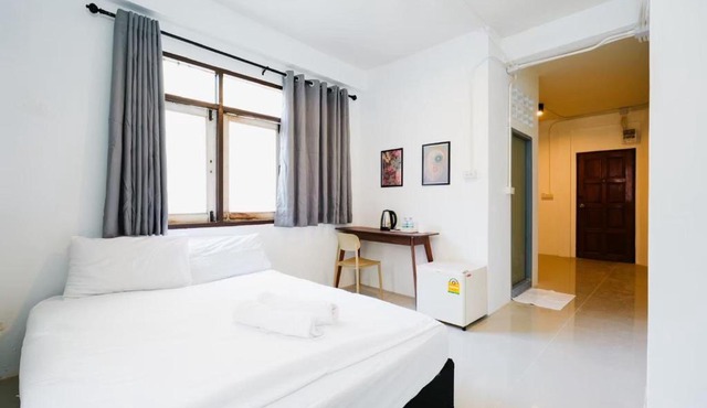 XXBob House Bts Ekkamai 42 - บีทีเอส เอกมัย 42