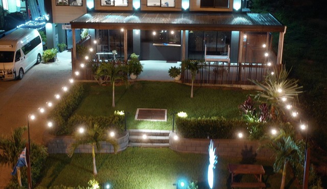 Yeppoon Beachhouse - Hostel