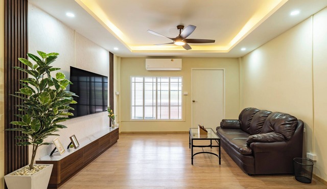 Zen Haus, Newly Furbished Home in Bangkok, 7 min walk to BTS Onnut
