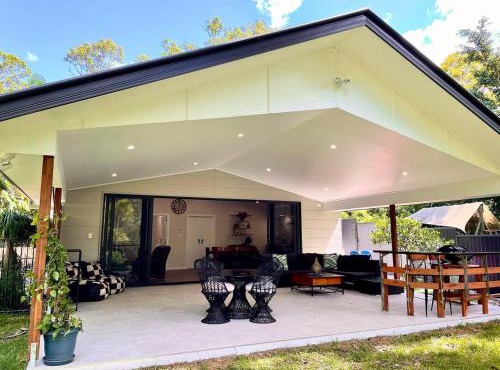 ZoRo's Nest - 2 Bed 2 Ensuite Cottage