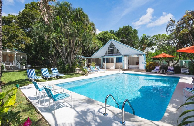 Stylish Villa Acre Of Gardens Beach 