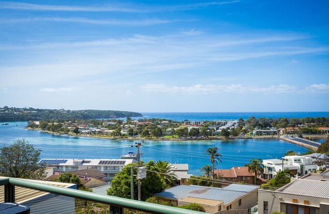 Panoramic Townhouses (3 Bedroom Pet Friendly Apartment with views) - 3+nights