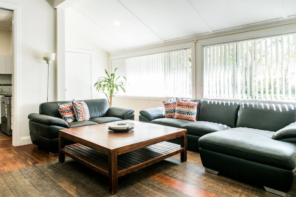 Photo of Livingroom in Anna Bay
