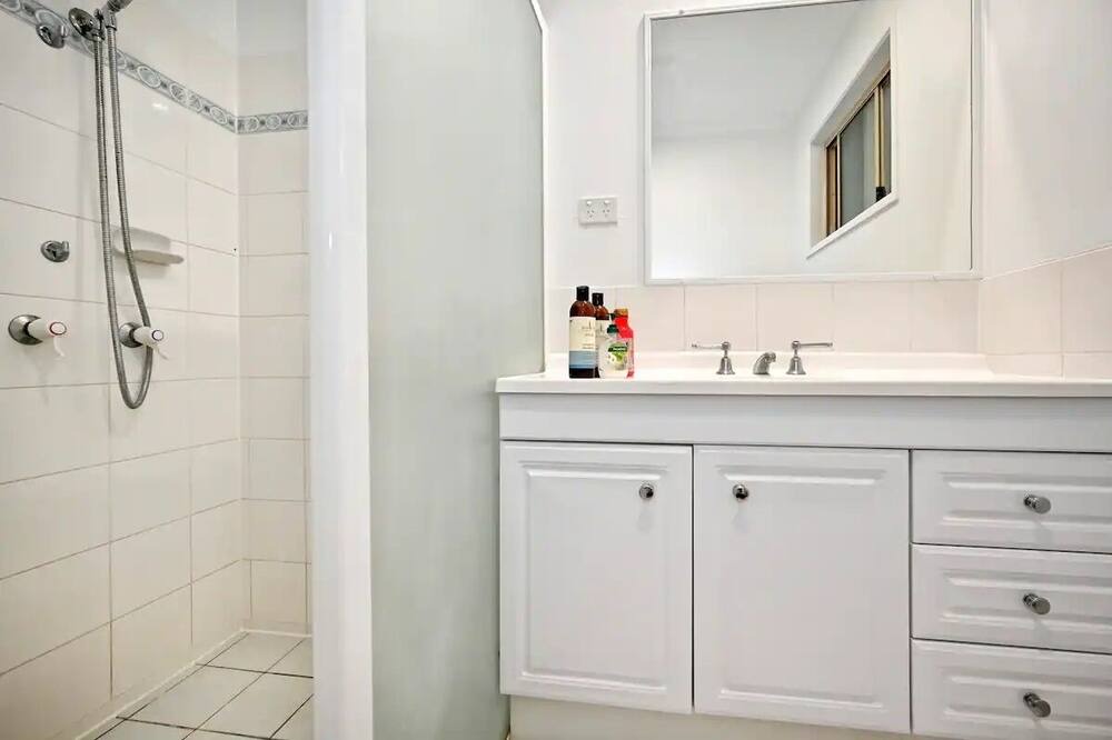 Photo of Bathroom in Warana