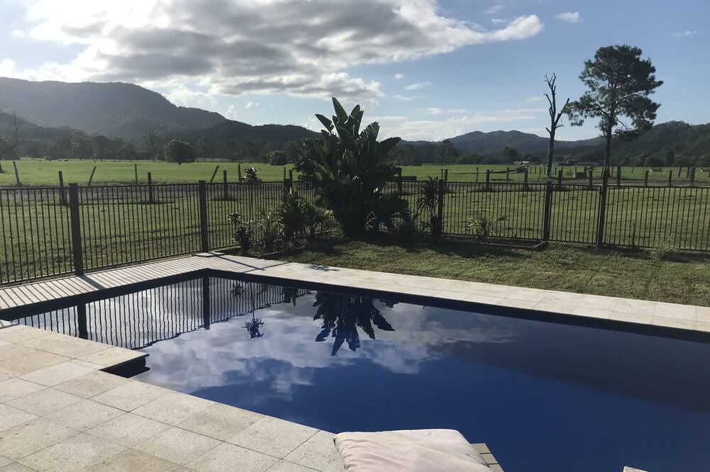 Photo of Outdoor in Main Arm