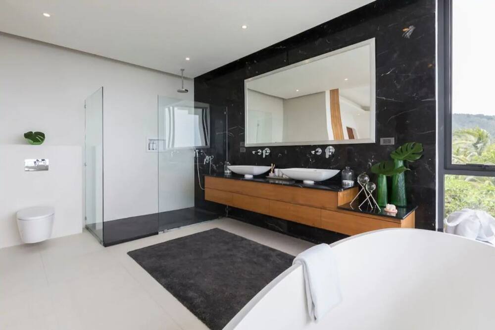 Photo of Bathroom in Chaweng City Center